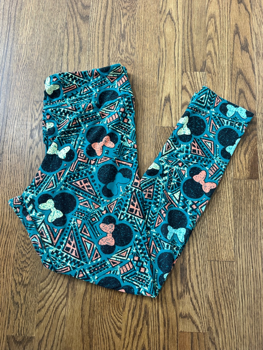 LuLaRoe Disney leggings in geometric Minnie, size TC